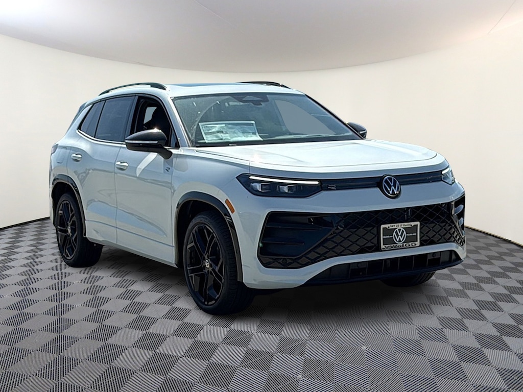 New 2026 Volkswagen Tiguan SE R-Line Black SUV