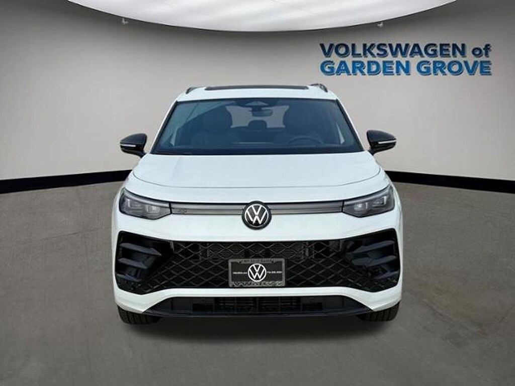 New 2026 Volkswagen Tiguan 2.0T SE R-Line Black SUV