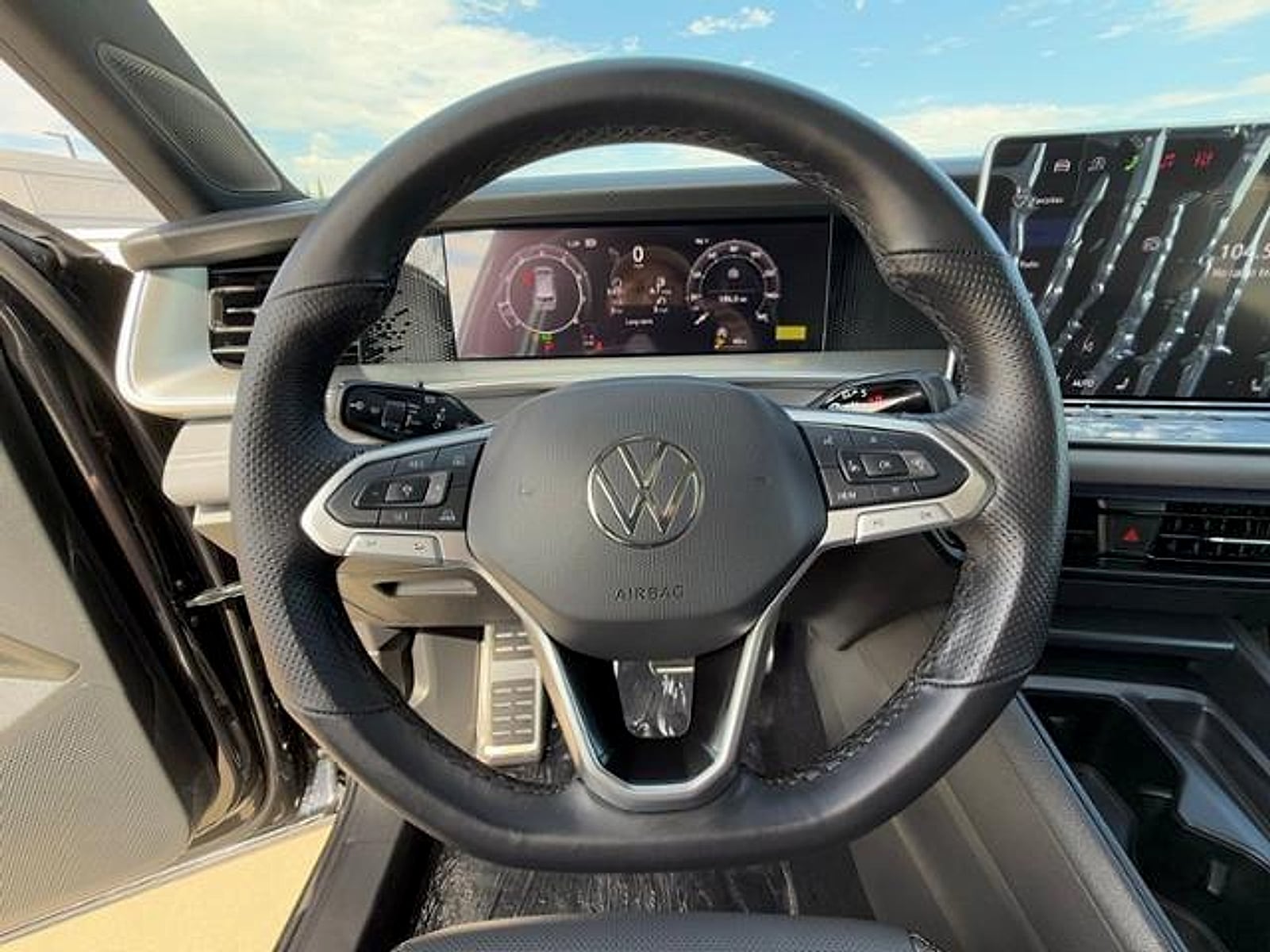 2026 Volkswagen Tiguan SE R-LINE BLACK - Photo 14