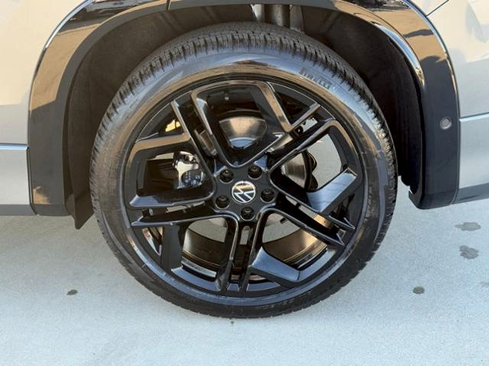 2026 Volkswagen Tiguan SE R-LINE BLACK - Photo 10