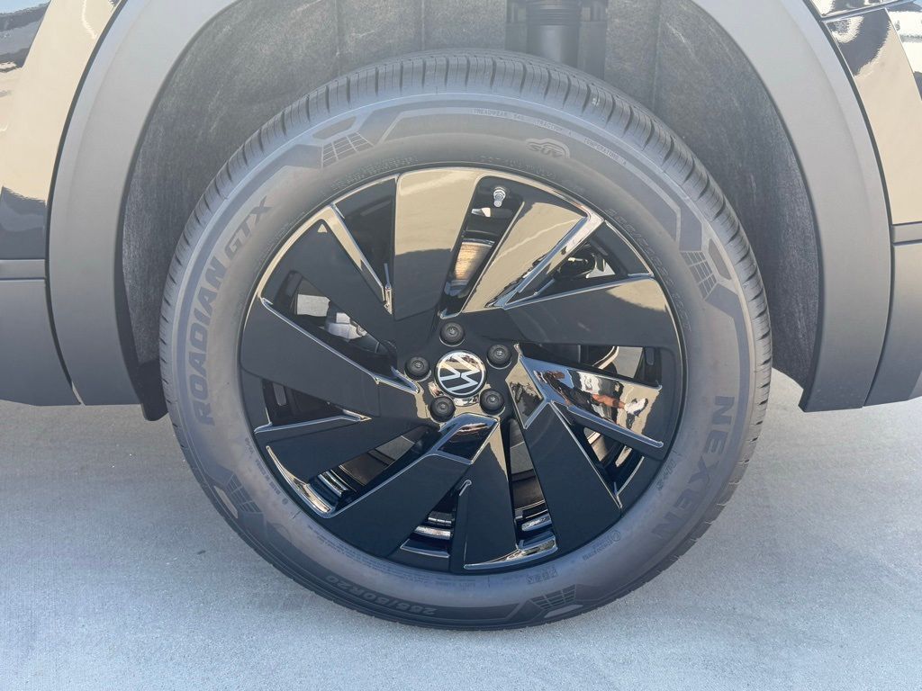 2026 Volkswagen Atlas SE w/Tech - Photo 10