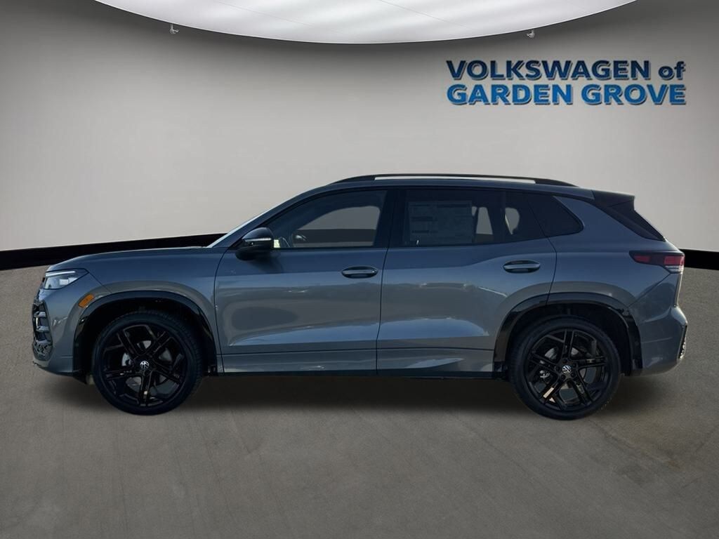 New 2026 Volkswagen Tiguan 2.0T SE R-Line Black SUV