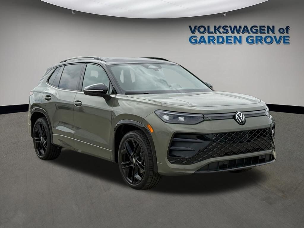 New 2026 Volkswagen Tiguan 2.0T SE R-Line Black SUV