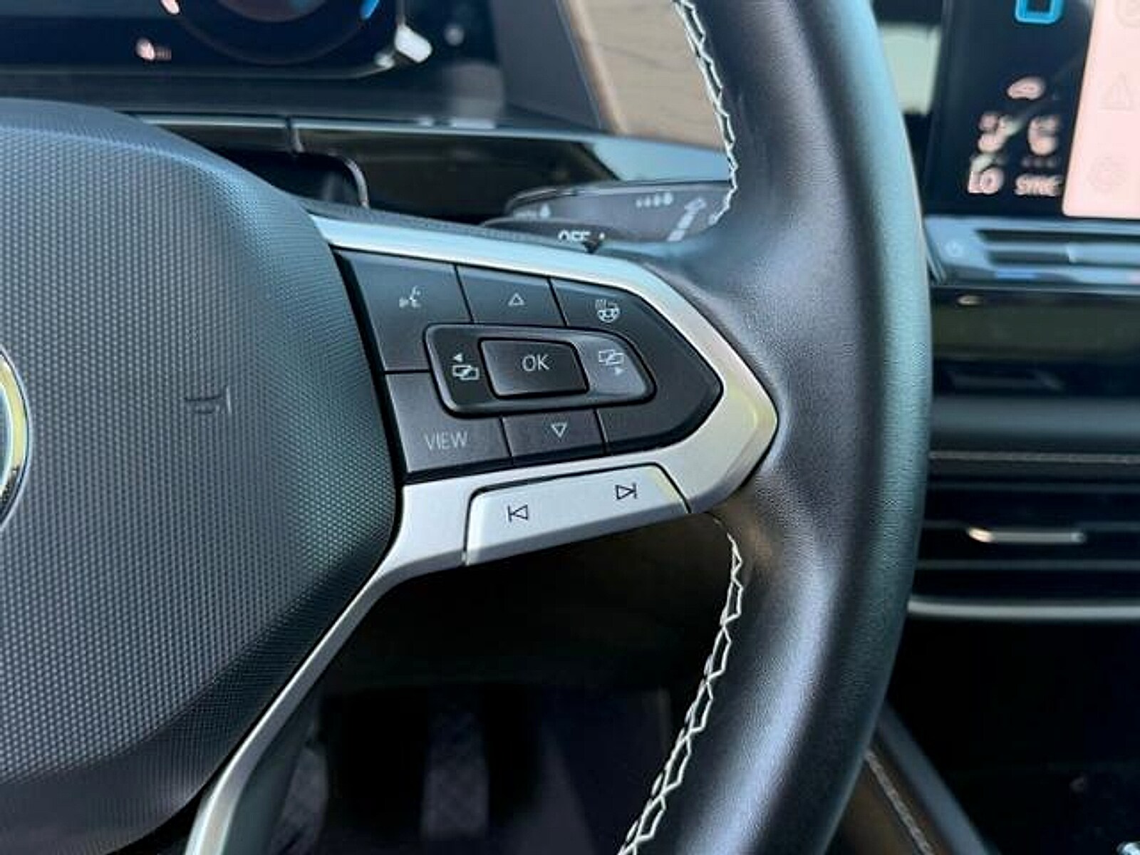 2026 Volkswagen Atlas SE w/Tech - Photo 15
