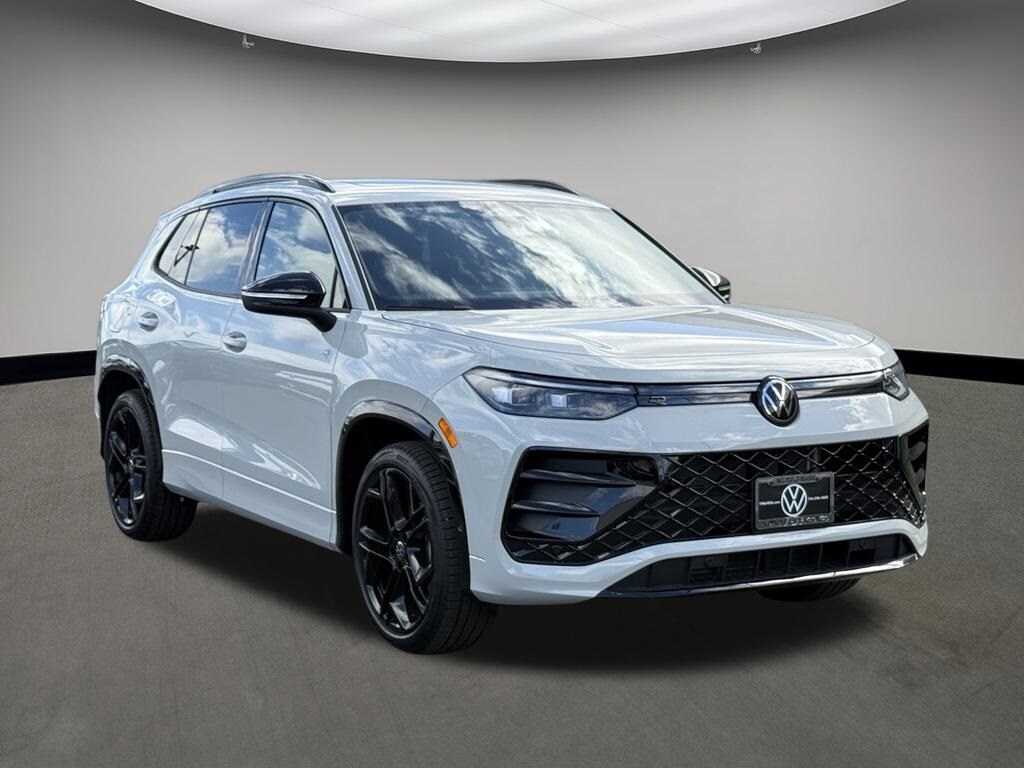 New 2026 Volkswagen Tiguan 2.0T SE R-Line Black SUV