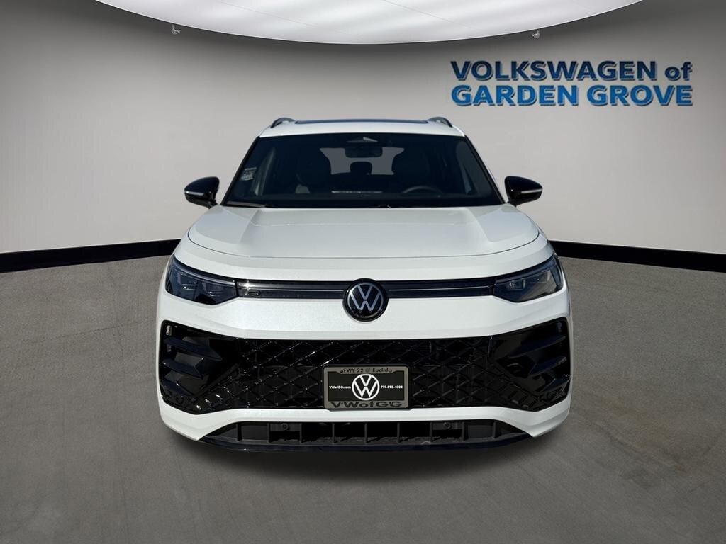 New 2026 Volkswagen Tiguan 2.0T SE R-Line Black SUV