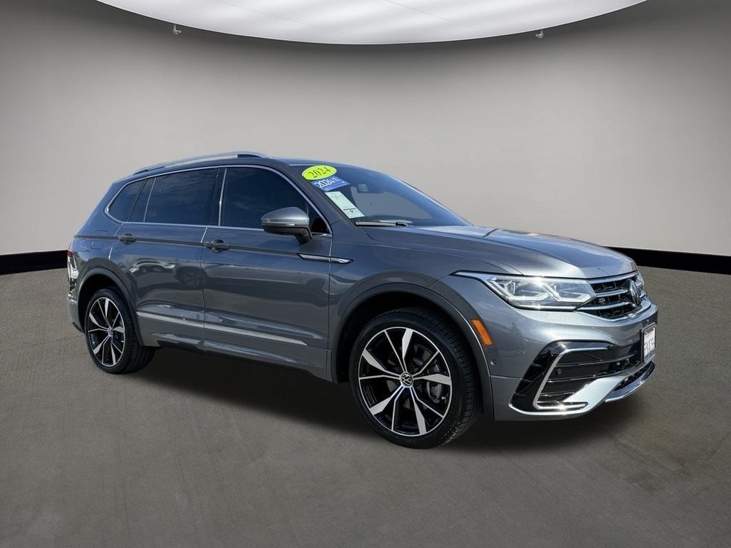 2024 Volkswagen Tiguan SEL R-LINE's photo