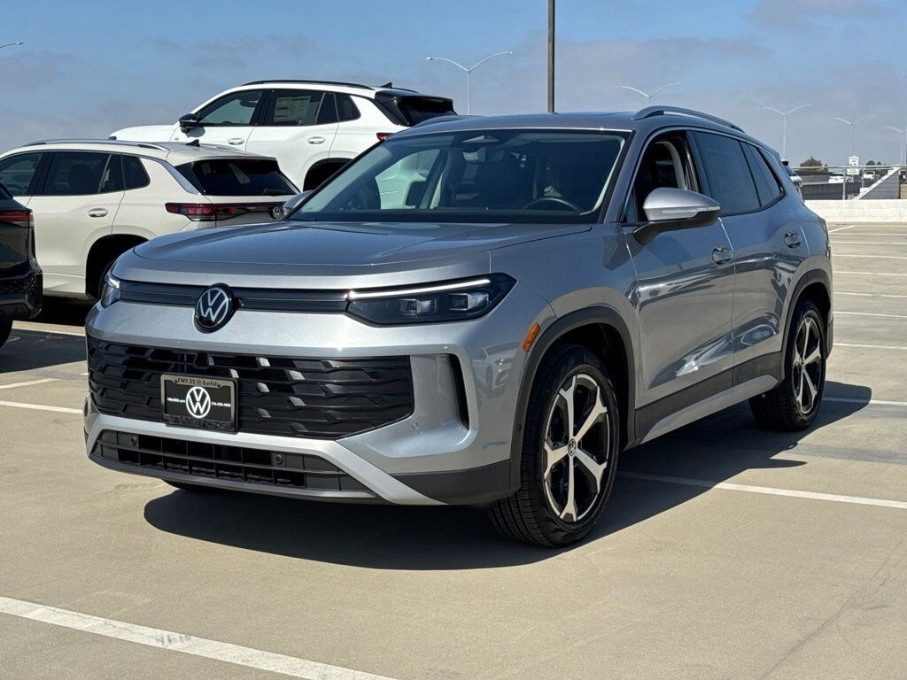 New 2026 Volkswagen Tiguan 2.0T SE SUV