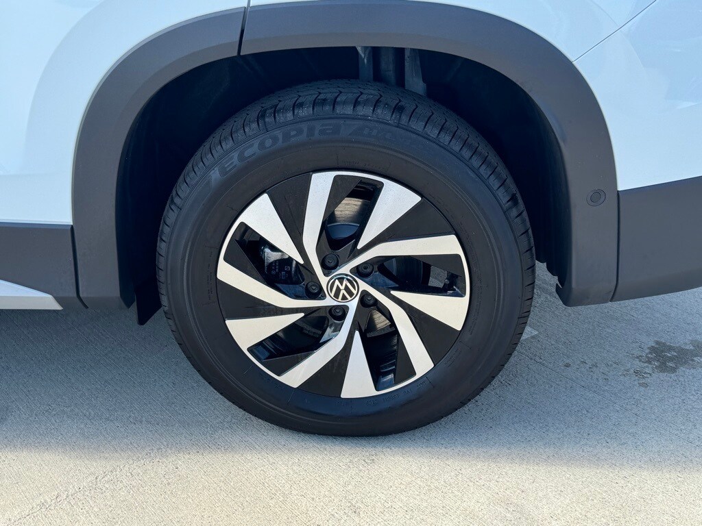 2025 Volkswagen Tiguan S - Photo 11