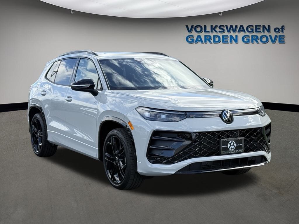 New 2026 Volkswagen Tiguan 2.0T SE R-Line Black SUV