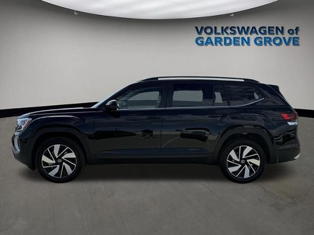 New 2026 Volkswagen Atlas SE w/Technology SUV