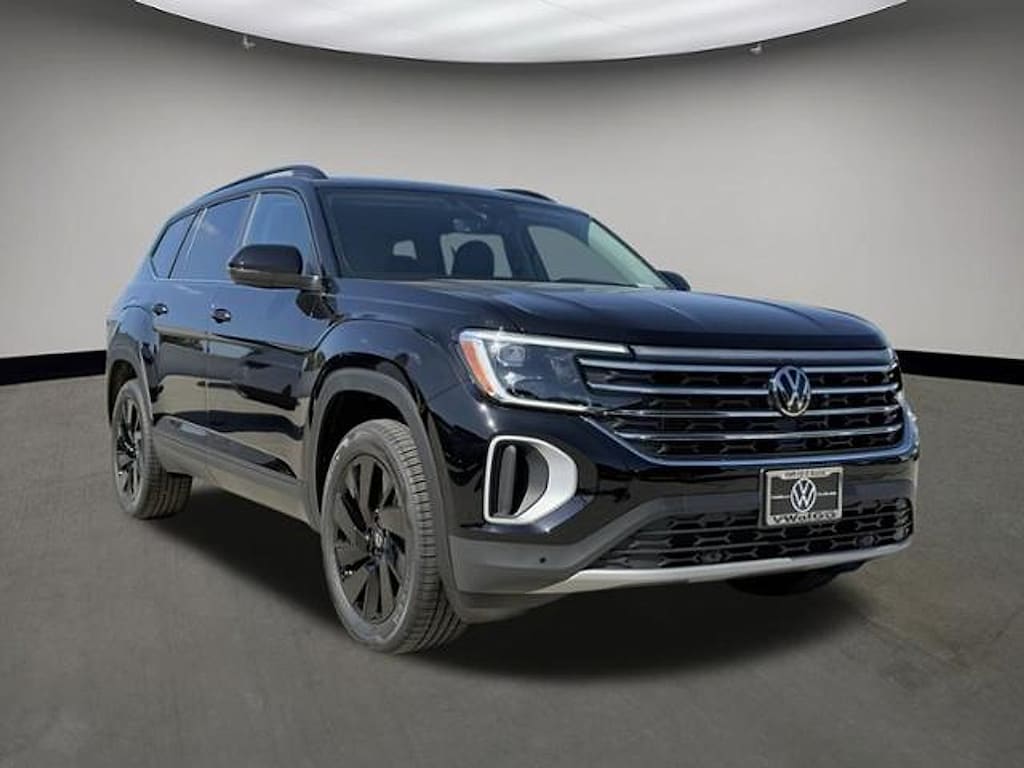 New 2026 Volkswagen Atlas SE w/Technology SUV