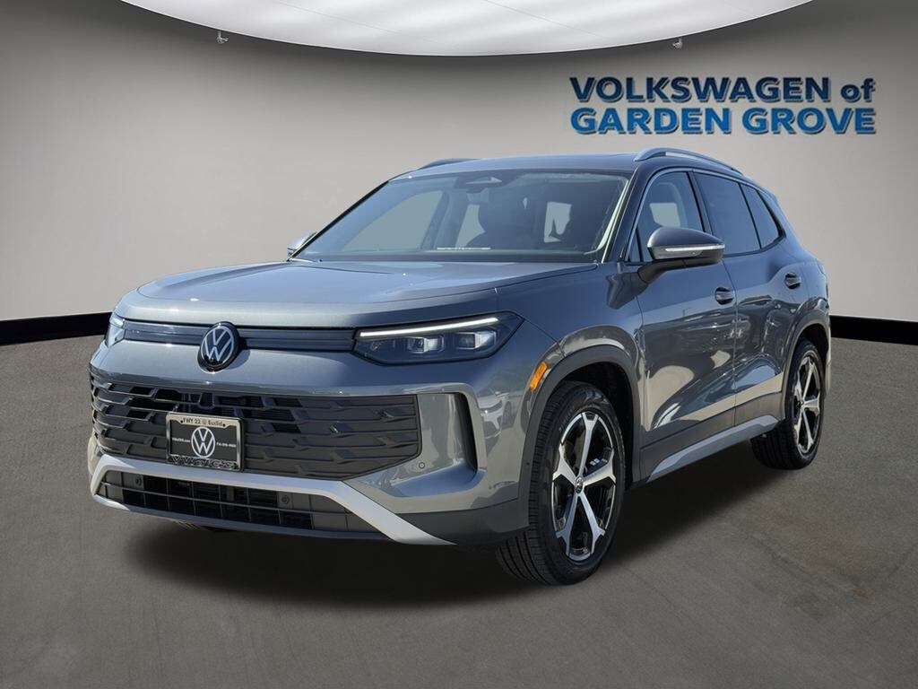 2026 Volkswagen Tiguan SE photo 3