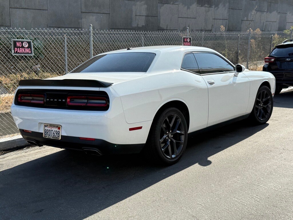 2019 Dodge Challenger SXT photo 2