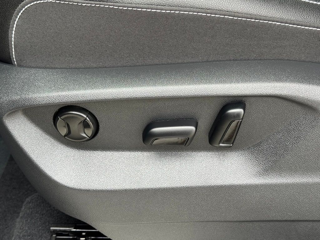 2026 Volkswagen Atlas SE w/Tech - Photo 14