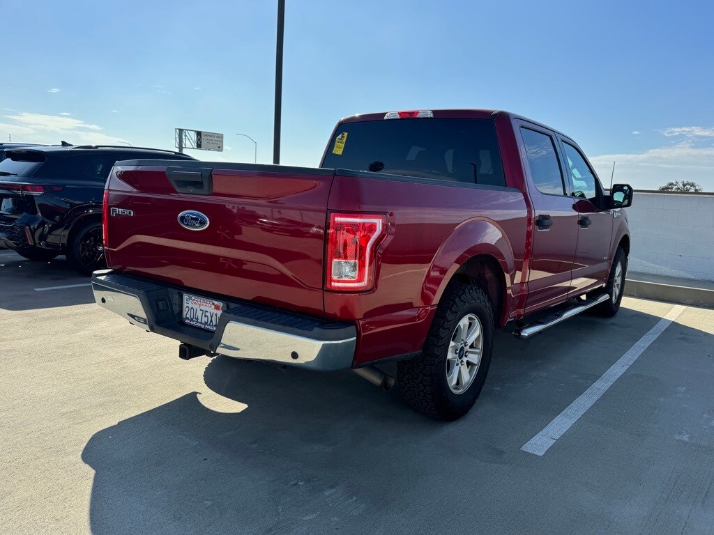 2015 Ford F-150 XLT photo 2