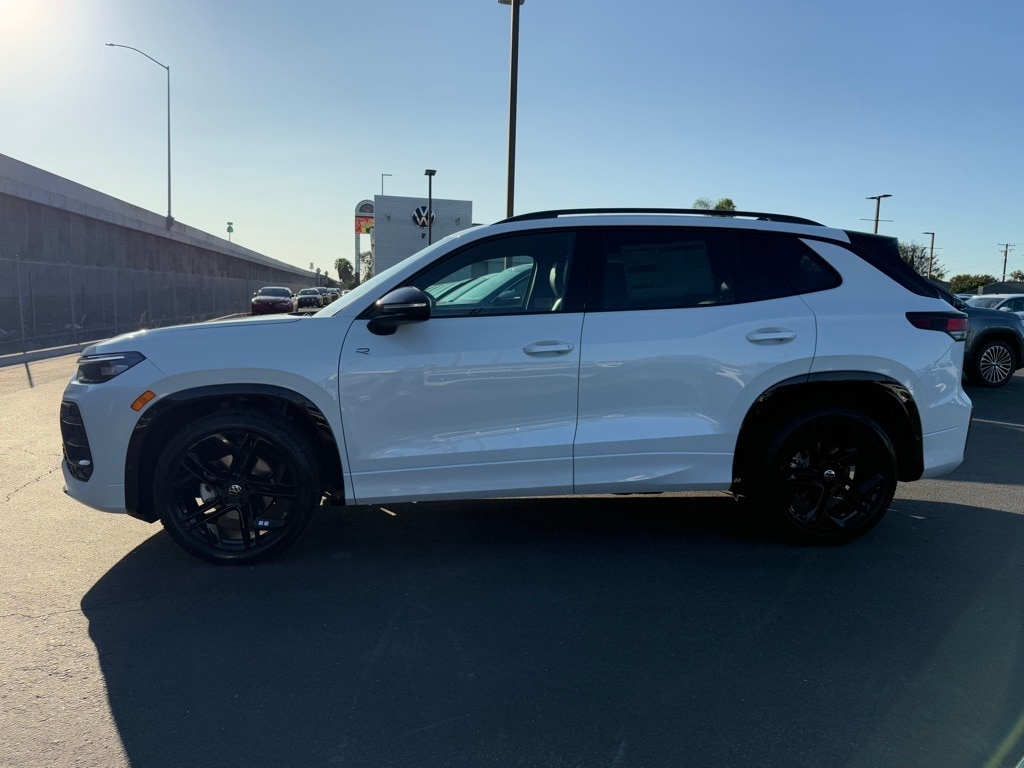 New 2026 Volkswagen Tiguan 2.0T SE SUV