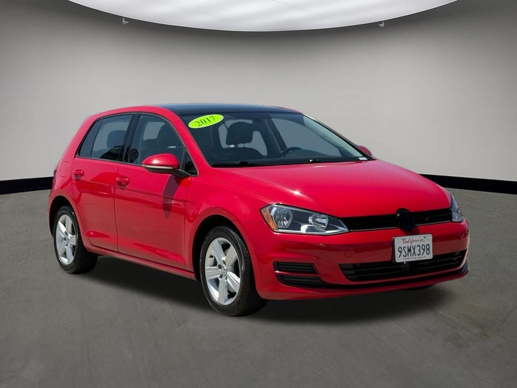 2017 Volkswagen Golf TSI Wolfsburg Edition 4-Door Auto's photo