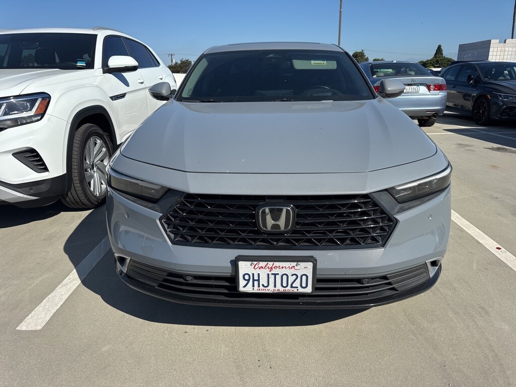 2023 Honda Accord Hybrid Touring photo 2