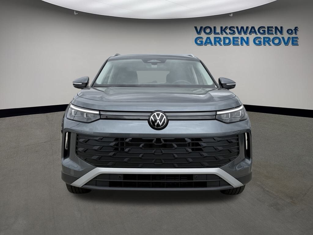 2025 Volkswagen Tiguan S photo 3