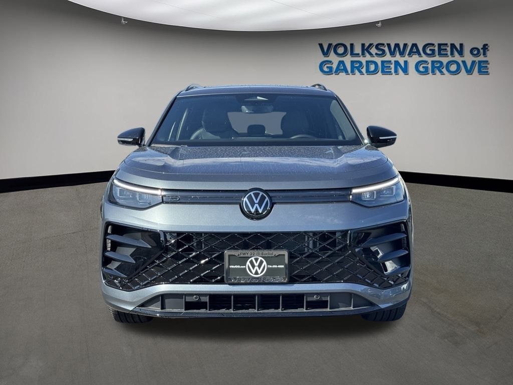 New 2025 Volkswagen Tiguan 2.0T SE R-Line Black SUV