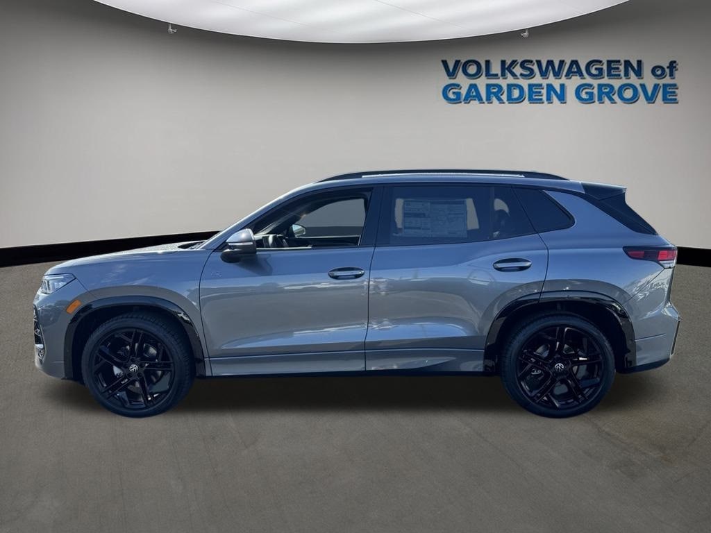 New 2025 Volkswagen Tiguan 2.0T SE R-Line Black SUV