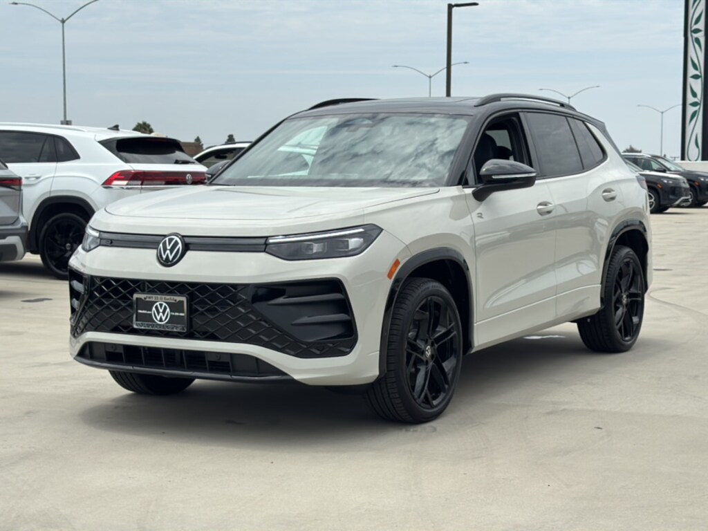 New 2026 Volkswagen Tiguan 2.0T SE R-Line Black SUV