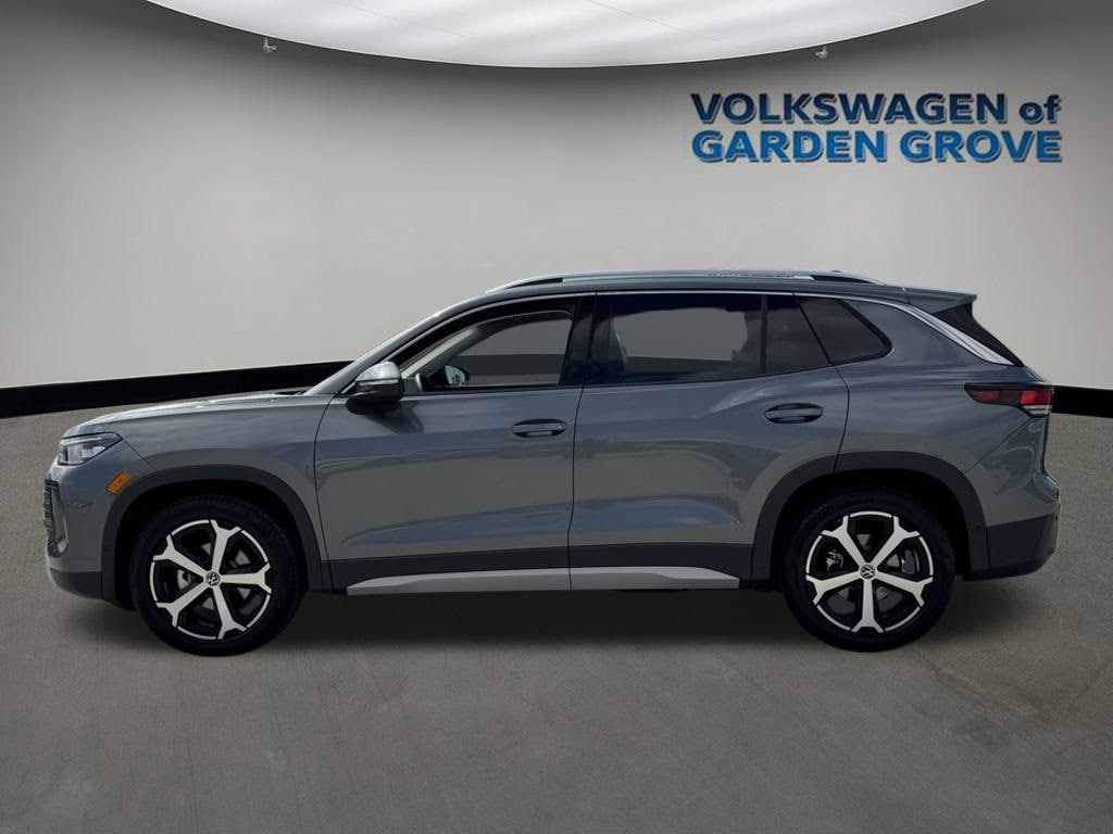 New 2025 Volkswagen Tiguan 2.0T SE SUV