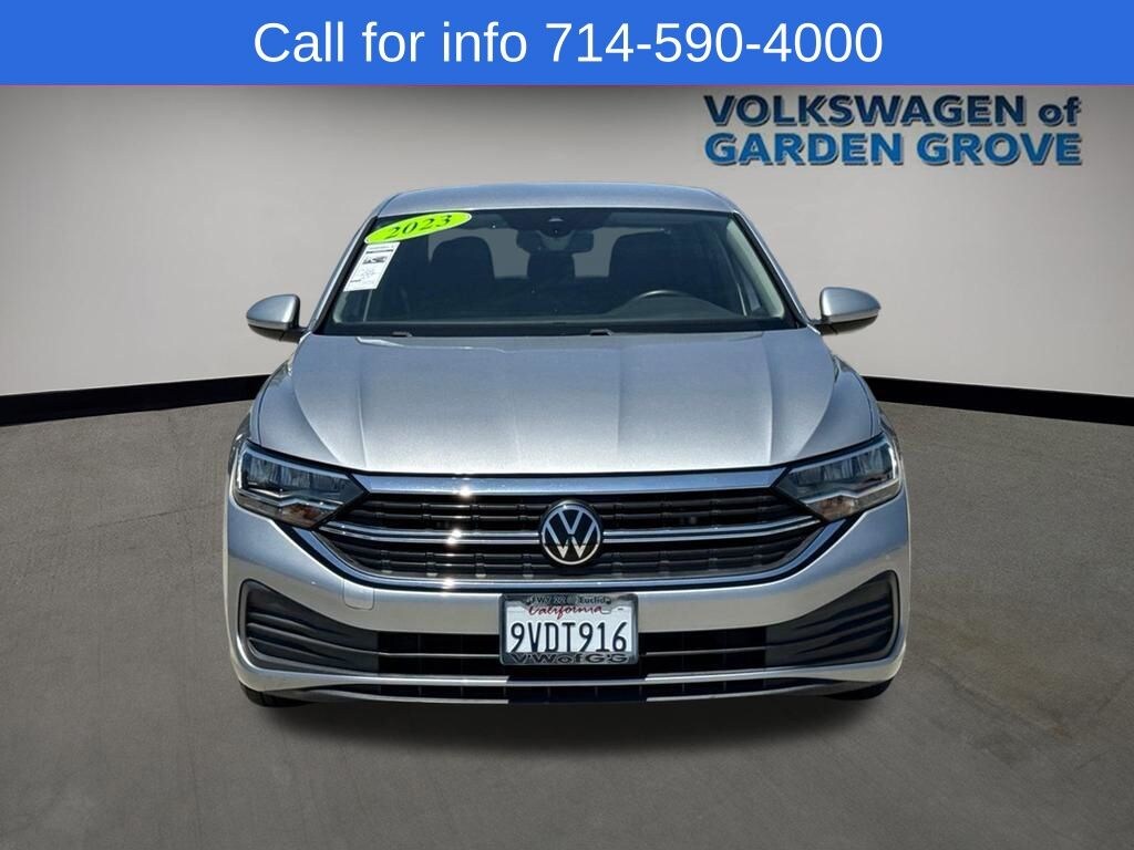 Used 2023 Volkswagen Jetta 1.5T SE Sedan