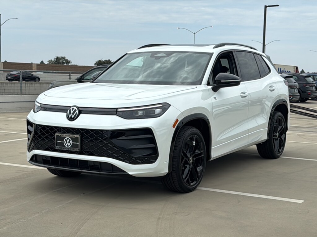 New 2026 Volkswagen Tiguan 2.0T SE R-Line Black SUV
