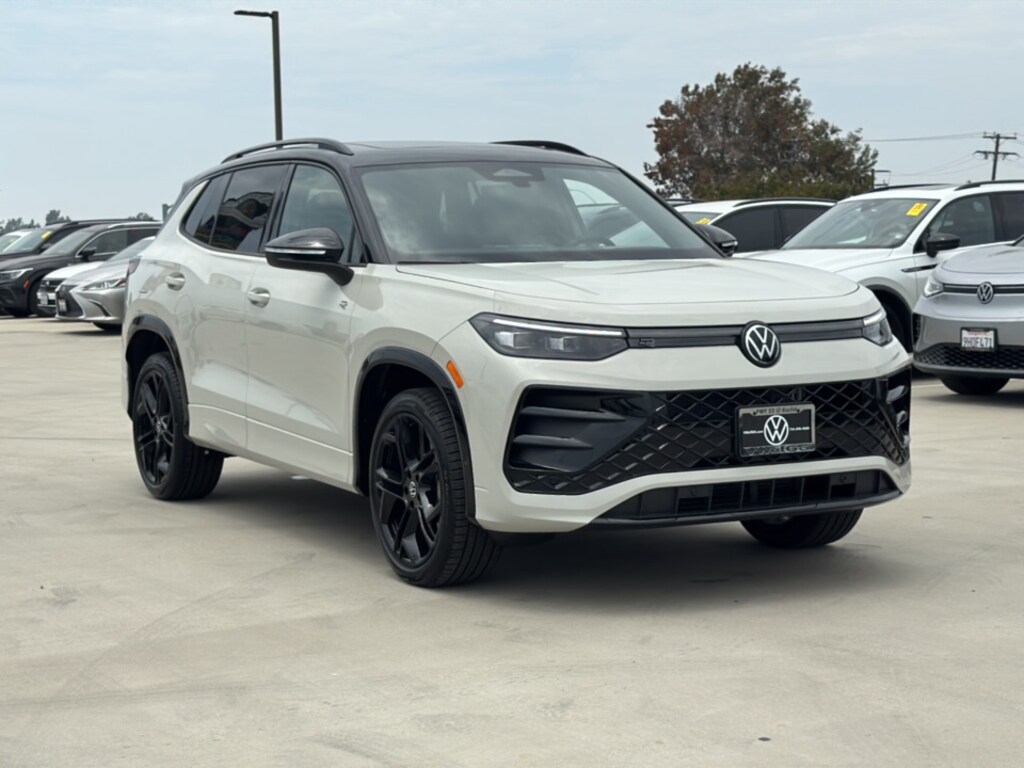 New 2026 Volkswagen Tiguan 2.0T SE R-Line Black SUV