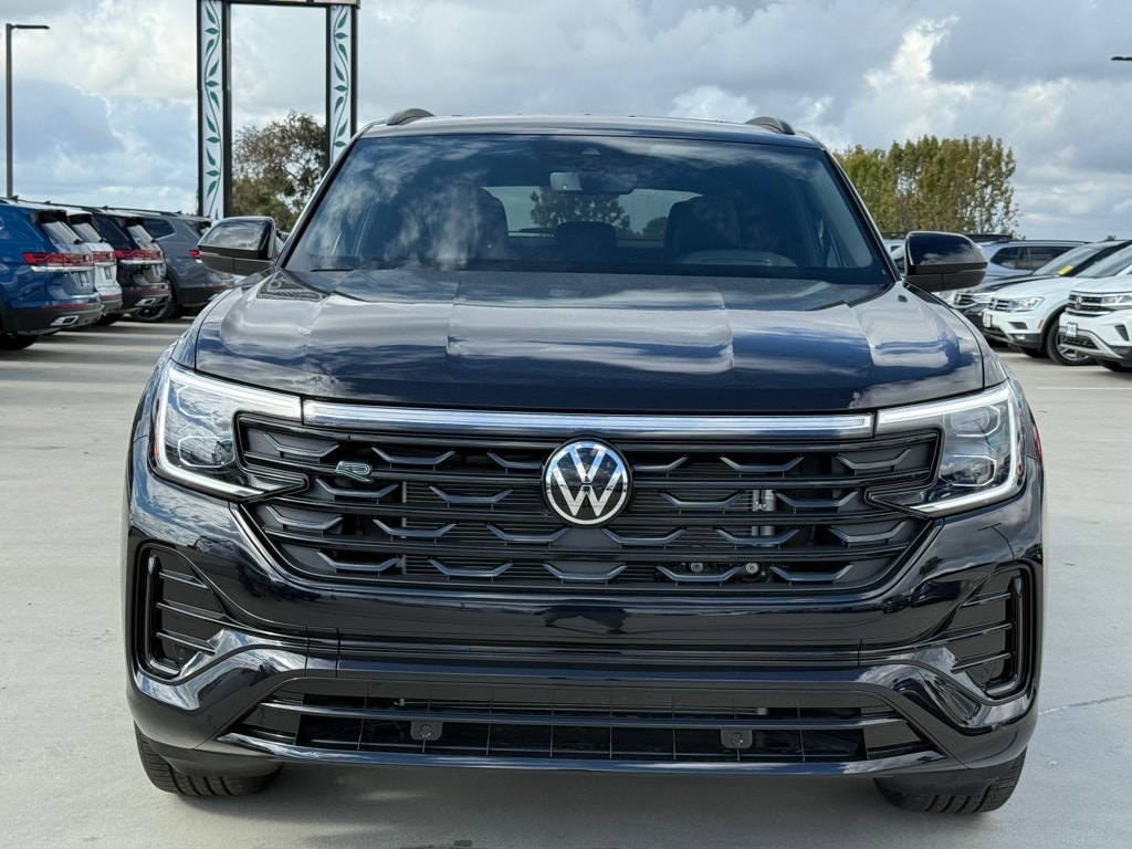 New 2026 Volkswagen Atlas Cross Sport 2.0T SEL R-Line Black SUV
