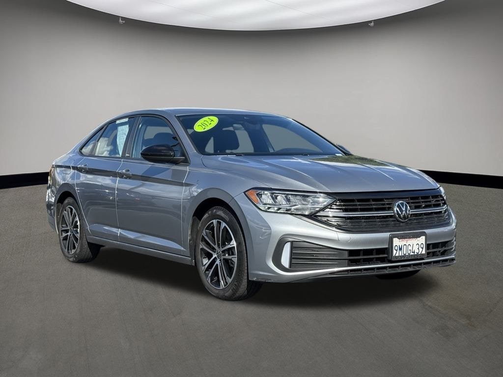 2024 Volkswagen Jetta Sport's photo