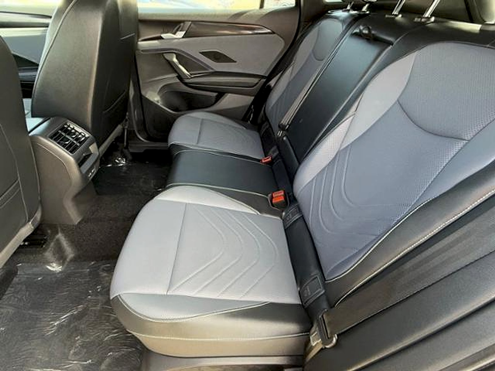 2026 Volkswagen Tiguan SE R-LINE BLACK - Photo 20
