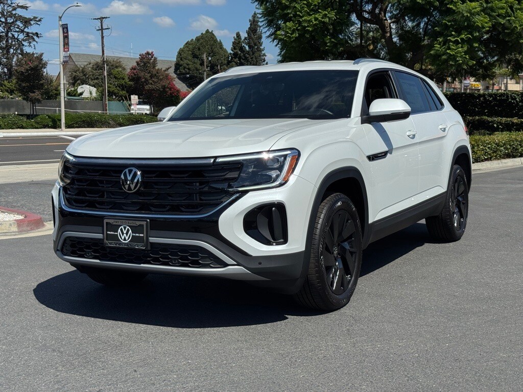2026 Volkswagen Atlas Cross Sport SE Technology photo 3