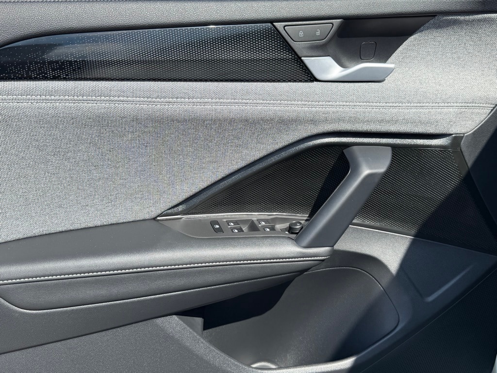 2025 Volkswagen Tiguan S - Photo 12