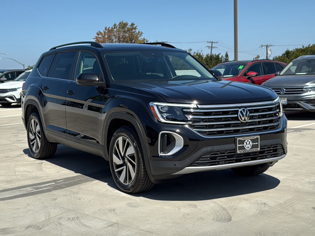 New 2026 Volkswagen Atlas SE w/Technology SUV