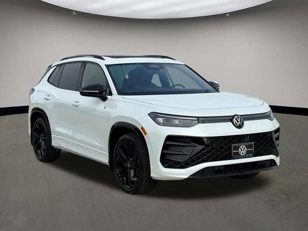 New 2026 Volkswagen Tiguan 2.0T SE R-Line Black SUV