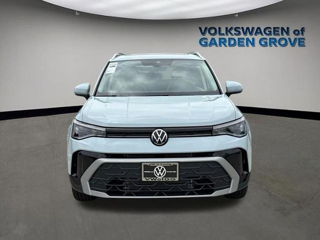 New 2026 Volkswagen Taos 1.5T SE SUV