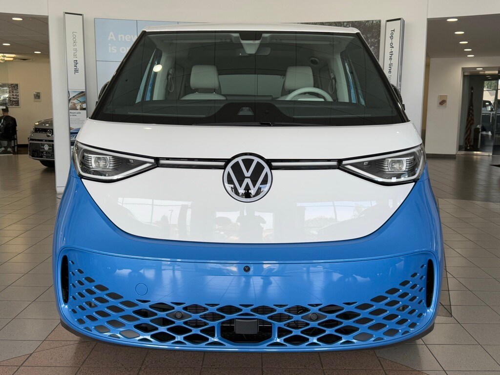 2025 Volkswagen ID. Buzz photo 2