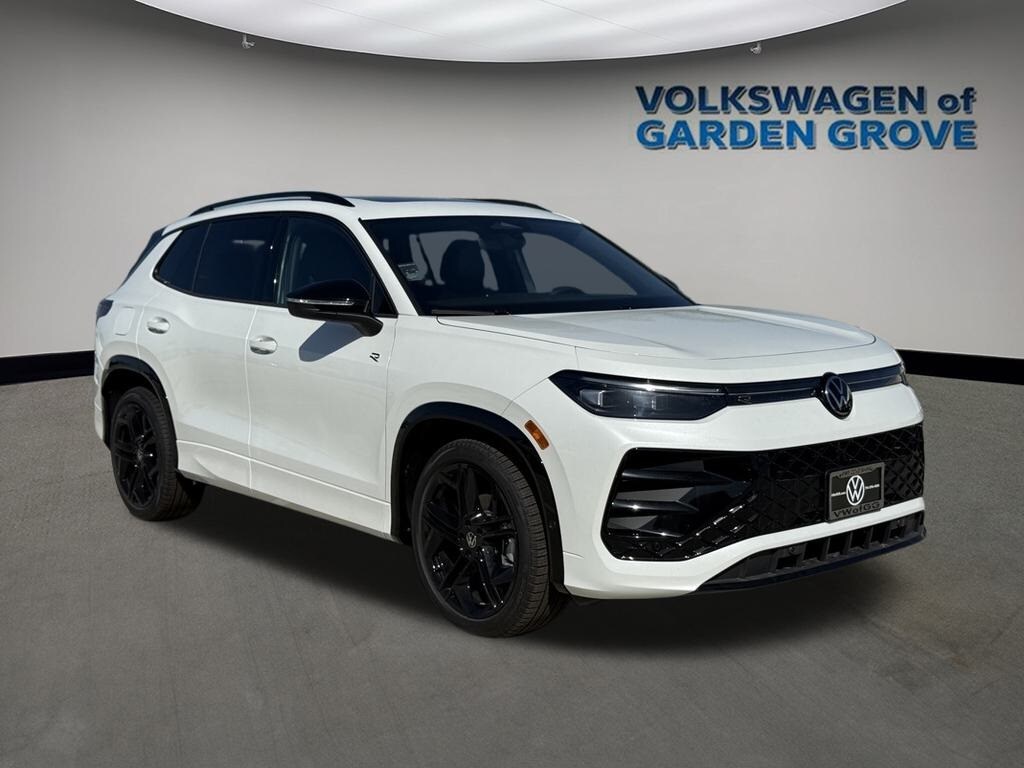 New 2026 Volkswagen Tiguan 2.0T SE R-Line Black SUV