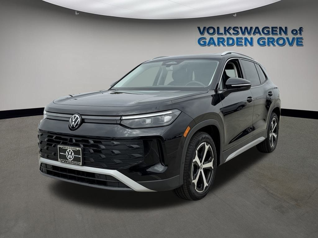 New 2025 Volkswagen Tiguan 2.0T SE SUV