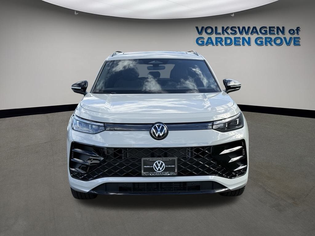 New 2026 Volkswagen Tiguan 2.0T SE R-Line Black SUV