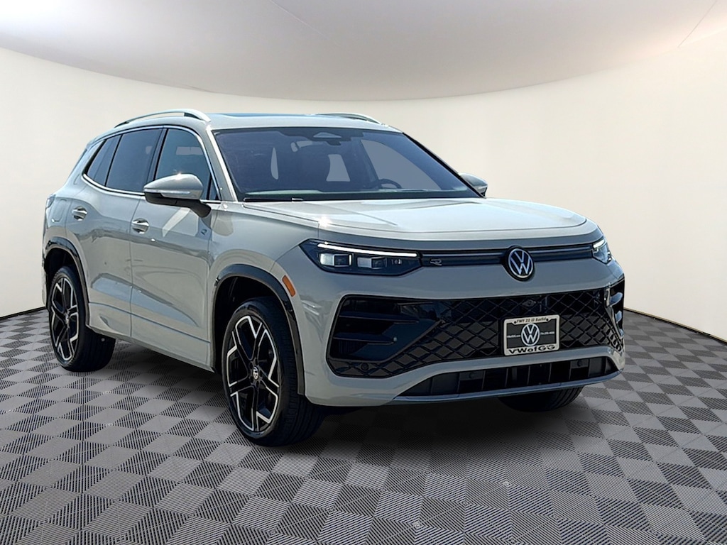 New 2026 Volkswagen Tiguan SEL R-Line Turbo SUV