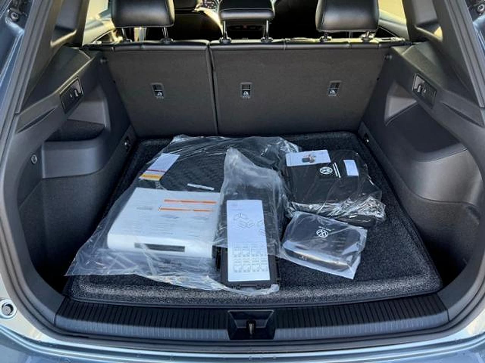 2026 Volkswagen Tiguan SE R-LINE BLACK - Photo 9
