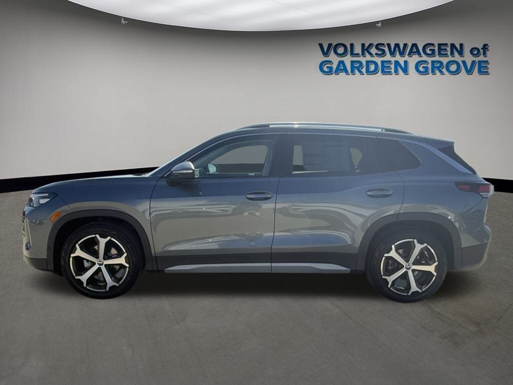 2026 Volkswagen Tiguan SE photo 4