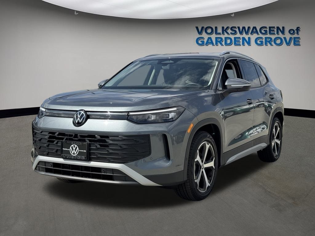 New 2025 Volkswagen Tiguan 2.0T SE SUV