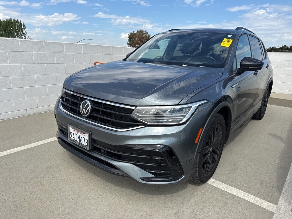 2022 Volkswagen Tiguan SE R-Line Black photo 2