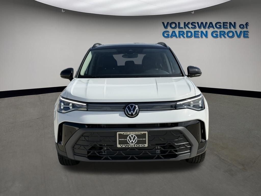 New 2026 Volkswagen Taos 1.5T SE Black SUV