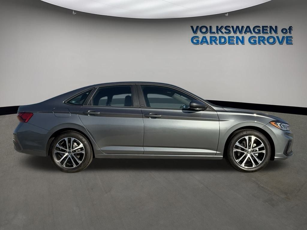 2026 Volkswagen Jetta Sport - Photo 8